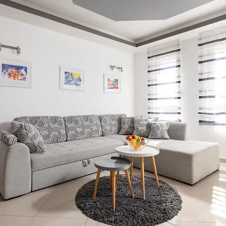 Villa Milla With Private Pool, Jacuzzi, Sauna, Gym, Max. 8 Person *