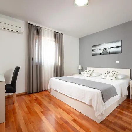 Villa Milla With Private Pool, Jacuzzi, Sauna, Gym, Max. 8 Person *