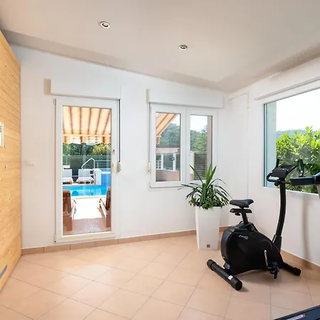 Milla With Private Pool, Jacuzzi, Sauna, Gym, Max. 8 Person Villa *