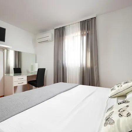 Villa Milla With Private Pool, Jacuzzi, Sauna, Gym, Max. 8 Person *