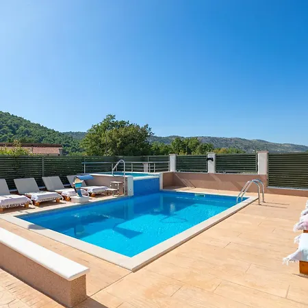 Villa Milla With Private Pool, Jacuzzi, Sauna, Gym, Max. 8 Person