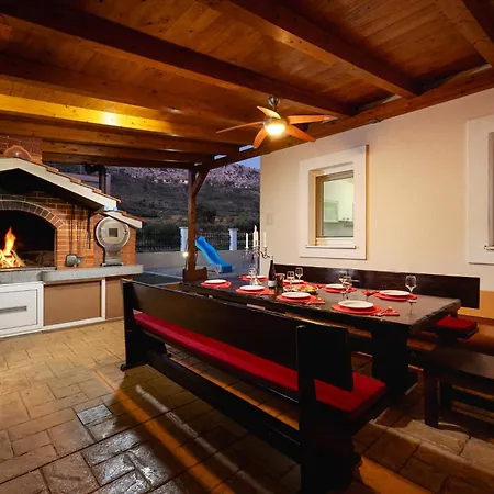 Milla With Private Pool, Jacuzzi, Sauna, Gym, Max. 8 Person Srinjine