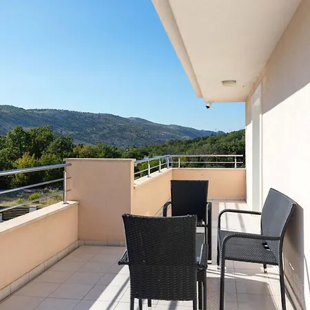 Milla With Private Pool, Jacuzzi, Sauna, Gym, Max. 8 Person *